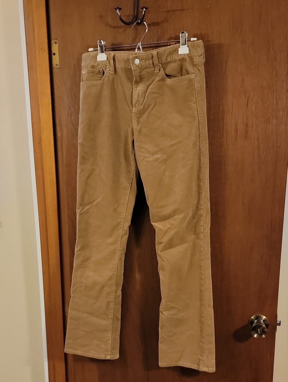 GAP Straight Leg Women’s Jeans — Tan